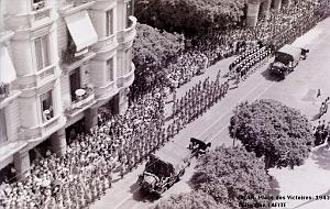 ORAN 1943 DEFILE PLACE DES VICTOIRES (2)